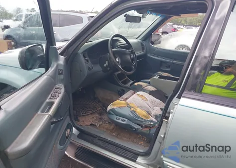 1996 Ford Explorer z USA, uszkodzony, nr VIN 1FMDU32X2TZA27424